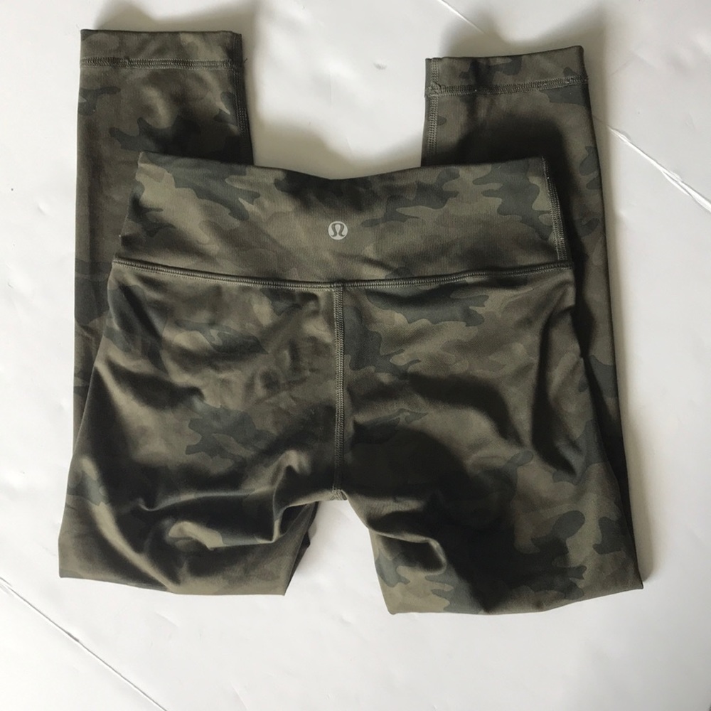 Lululemon RARE Crop Leggings Green Camo 2 pocket - Picture 5 of 8